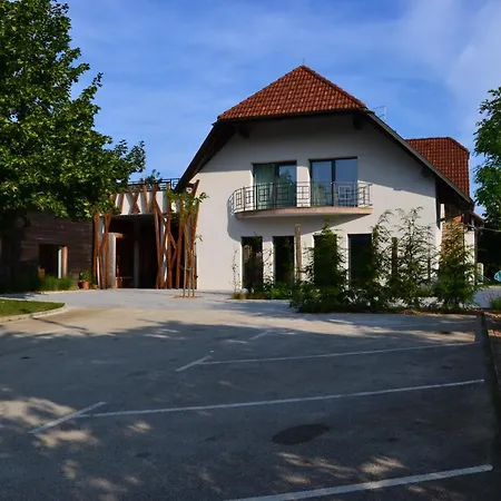 Rakar Szálloda 3*